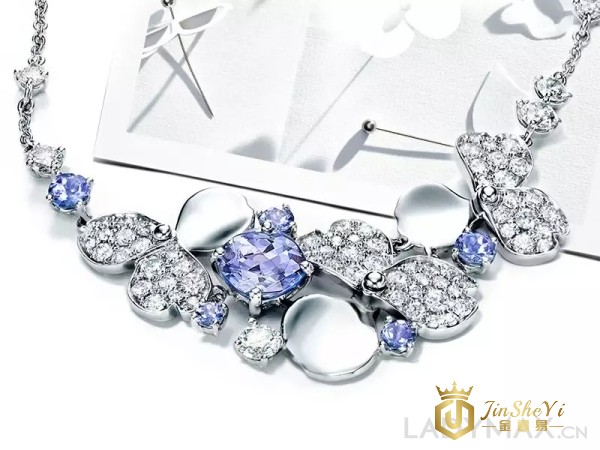 靠讨好年轻人，Tiffany翻身了