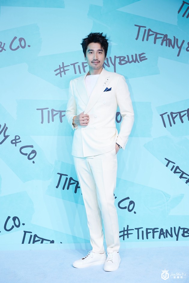 蒂芙尼品牌大使赵又廷出席Tiffany Paper Flowers&trade;花韵系列作品发布派对