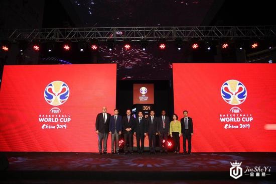 天梭表世界杯倒计时钟正式点亮