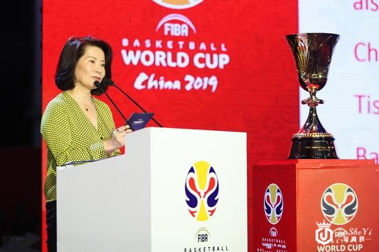 斯沃琪集团中国区总裁陈素贞女士发表致辞