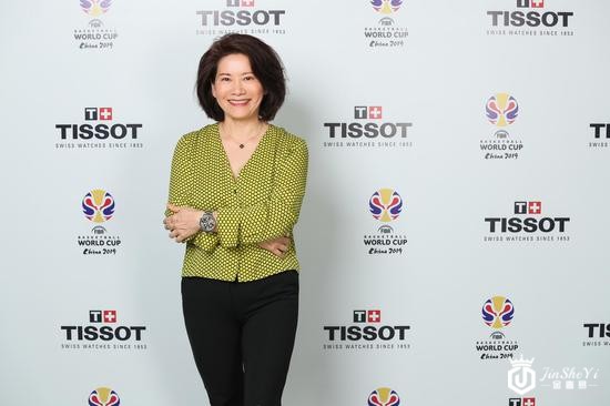 斯沃琪集团中国区总裁陈素贞女士助力2019年国际篮联世界杯倒计时一周年启动仪式