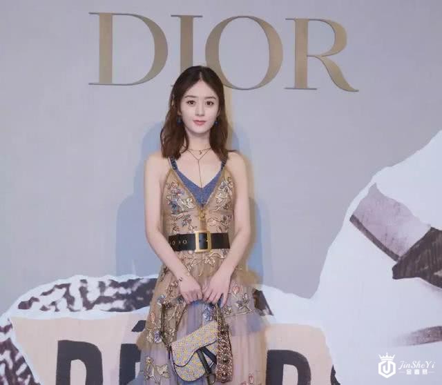 Burberry换logo,香奈儿玩抖音,傲娇的奢侈品今年怎么了?