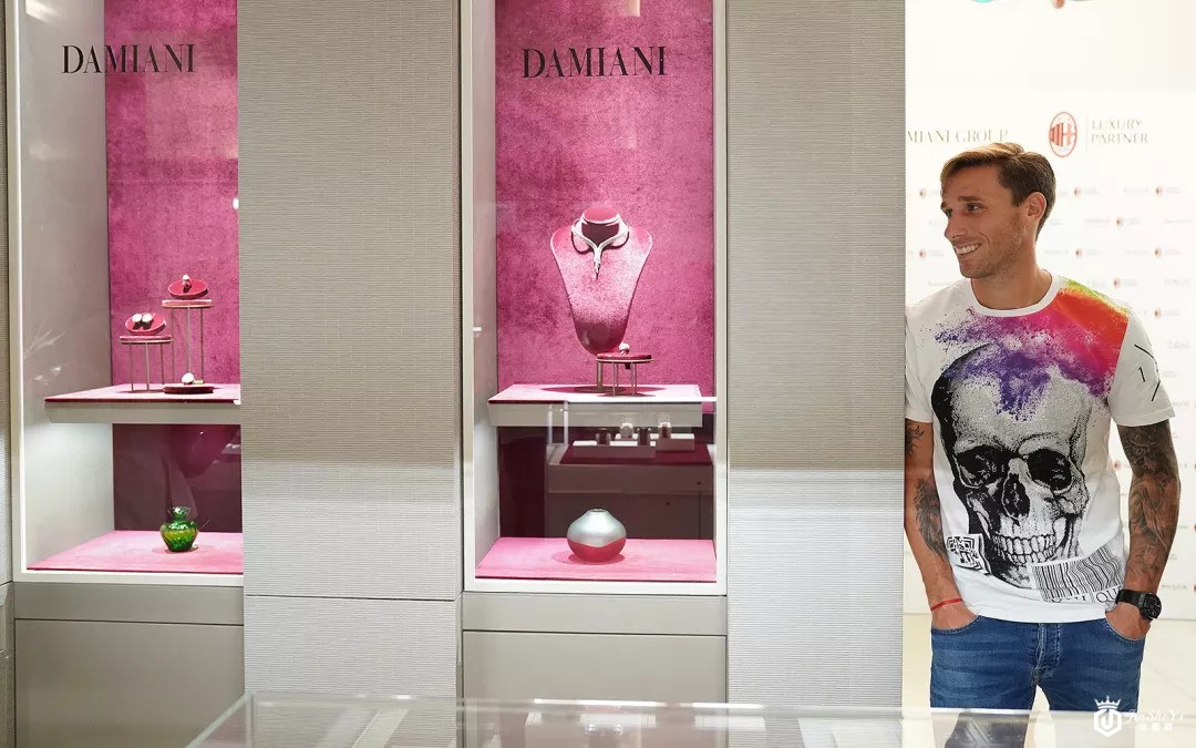 玳美雅珠宝正式成为AC米兰奢侈品合作伙伴