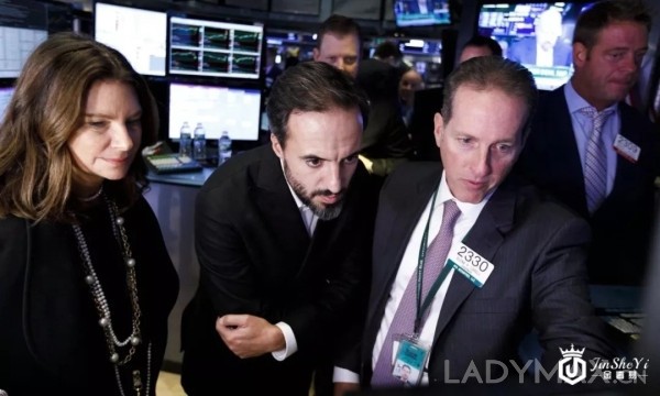 “奢侈品界的亚马逊”上市首日市值超80亿美元,Chanel和Gucci老板都是股东 “奢侈品界的亚马逊”上市首日市值超80亿美元,Chanel和Gucci老板都是股东