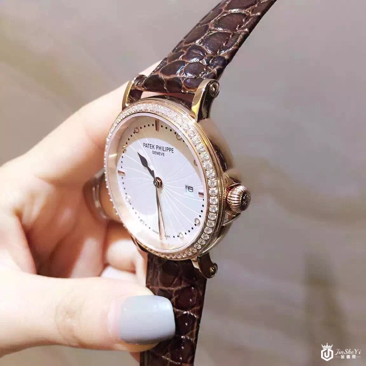 名表回收:百达翡丽女表回收价钱多少