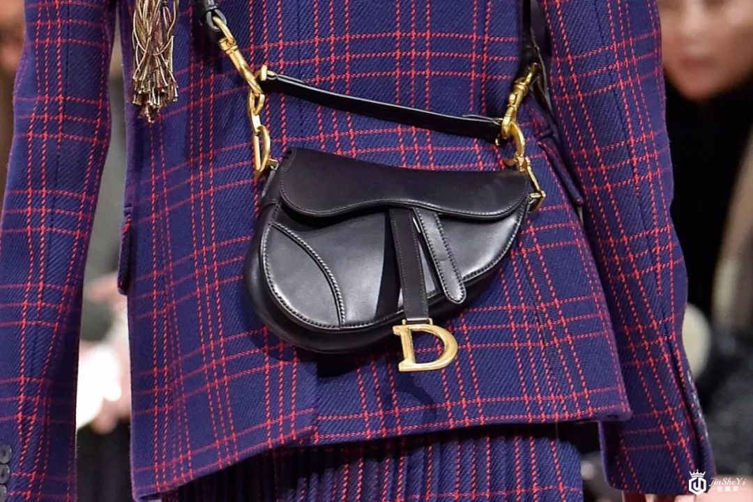 Dior成为中国大学生最喜欢的奢侈品牌 北京大学的学生最爱买奢侈品