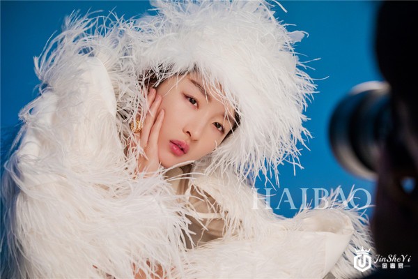 周冬雨拍摄宝诗龙 (Boucheron) 时尚大片