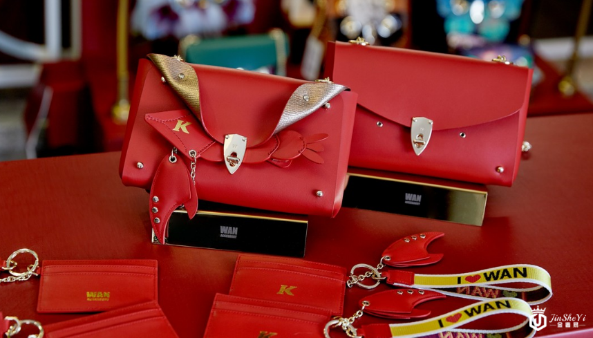 万蔻 (WAN ACCESSORY) &times; KFC跨界联名推出一系列限量单品