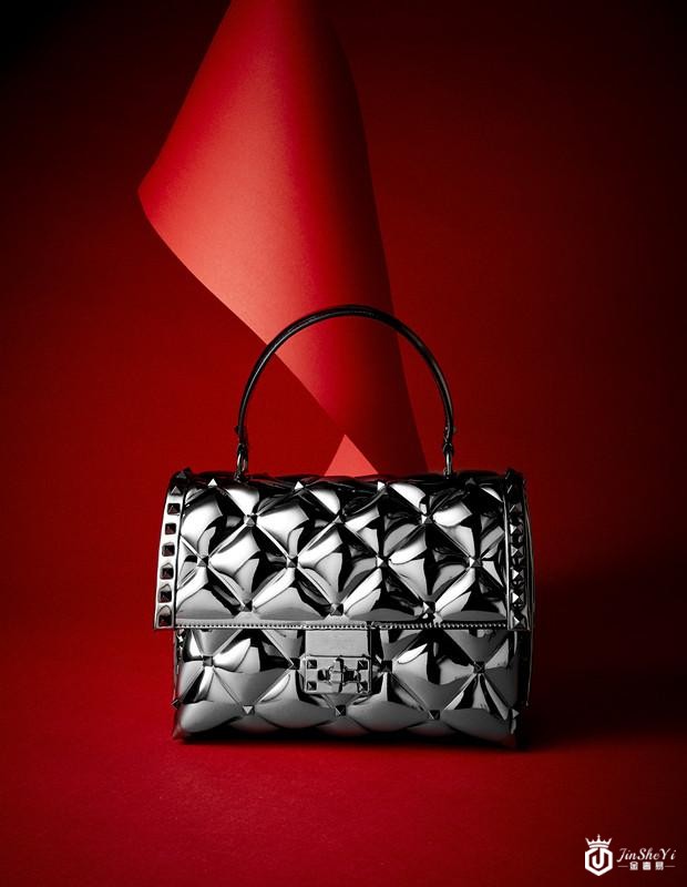 欧洲知名奢侈品在线零售商 Mytheresa 春节诚意献礼