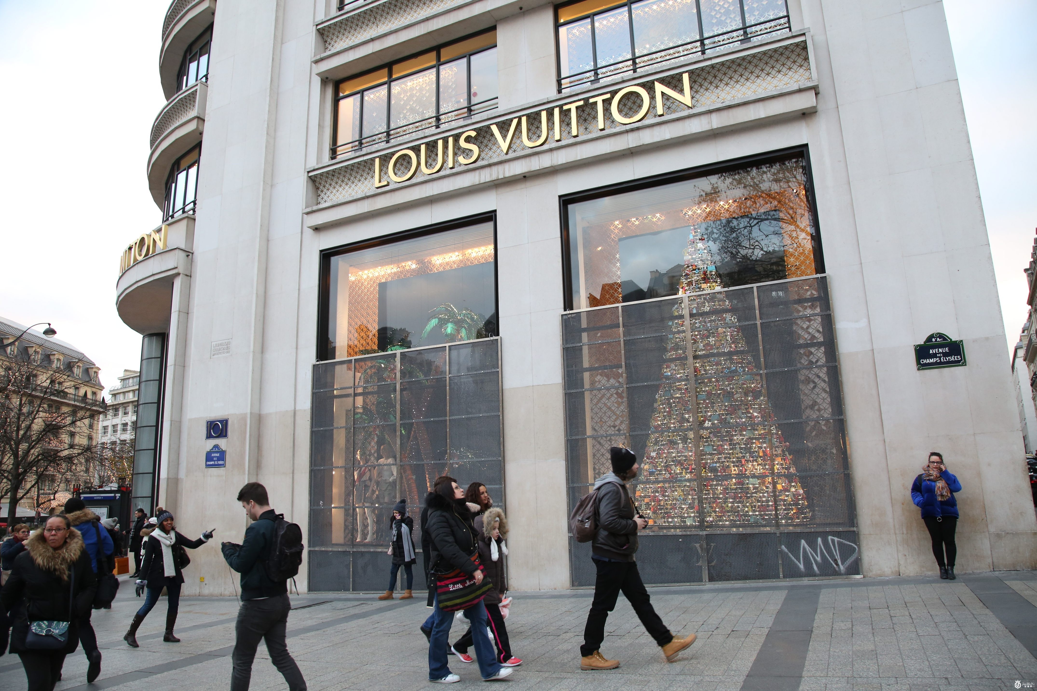 奢侈品第一巨头LVMH业绩创纪录 中国消费者功不可没