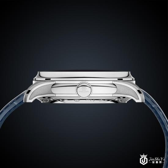 　　积家Master Grande Tradition Gyrotourbillon Westminster Perp&eacute;tuel超卓传统大师系列球型陀飞轮西敏寺钟乐万年历腕表（侧面）