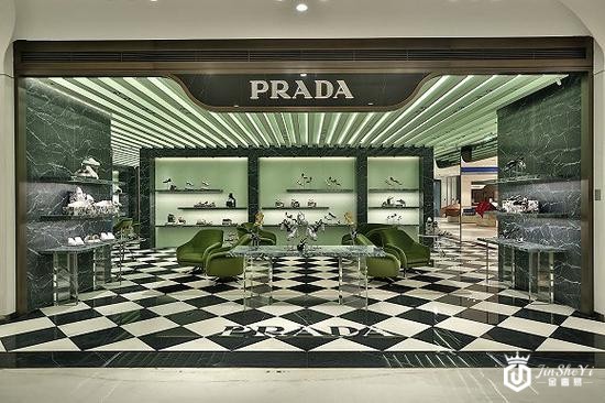 Prada西安SKP店铺 图片来源：Prada