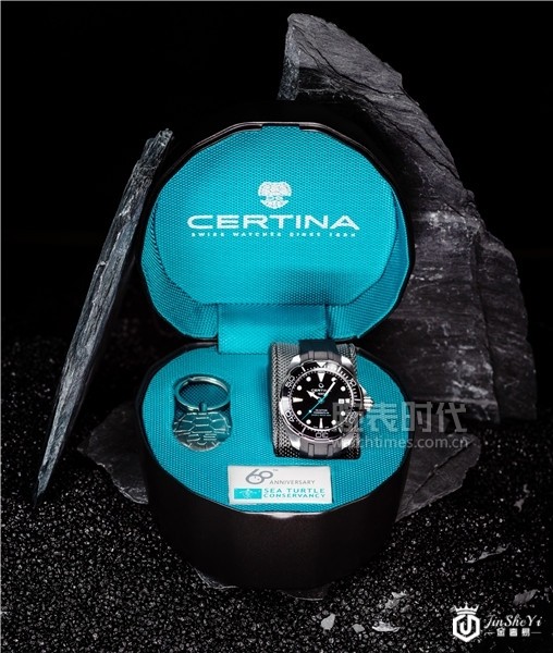 DSActionDiver_STC_C032.407.17.051.60_SpecialPackaging_PR