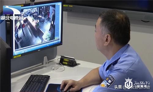 奢侈品店招服务员，不料招来个贼，瞄准香奈儿包包就能发财？