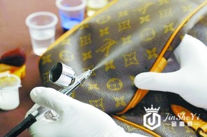 奢侈品鉴定掺水二手电商藏猫腻 买家为差价买单