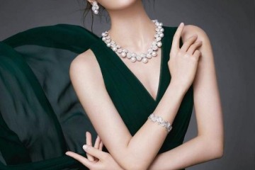 迪丽热巴继续担任日本顶级珠宝品牌御木本(MIKIMOTO)的亚洲代言人