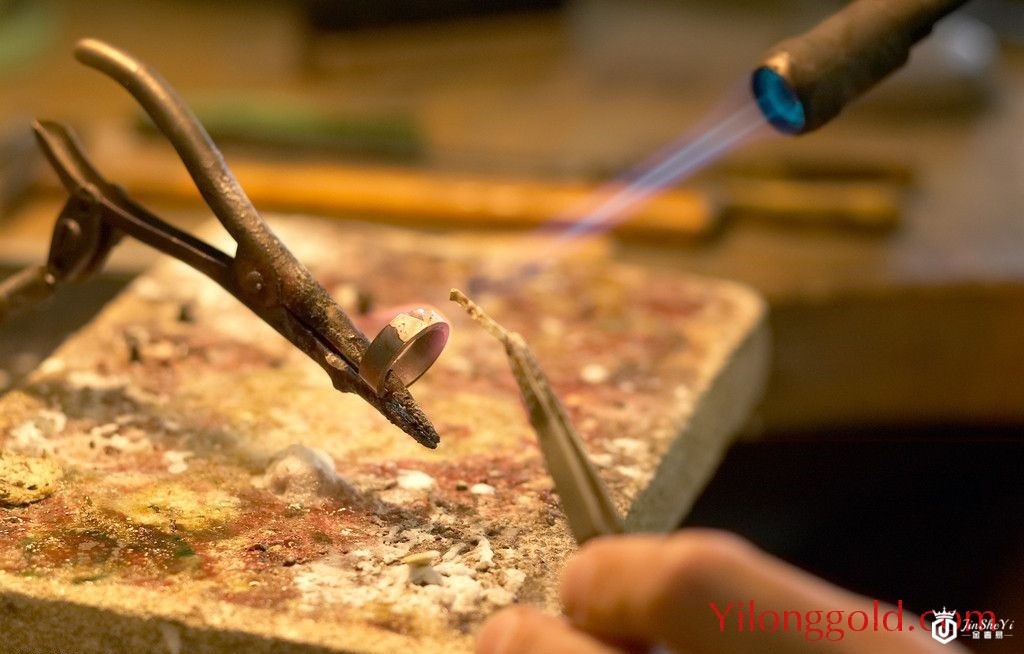 黄金首饰加工费用