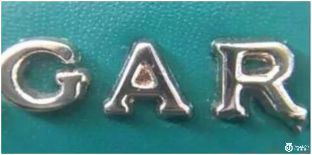 打&ldquo;蛇&rdquo;打七寸：宝格丽蛇头包真假鉴别