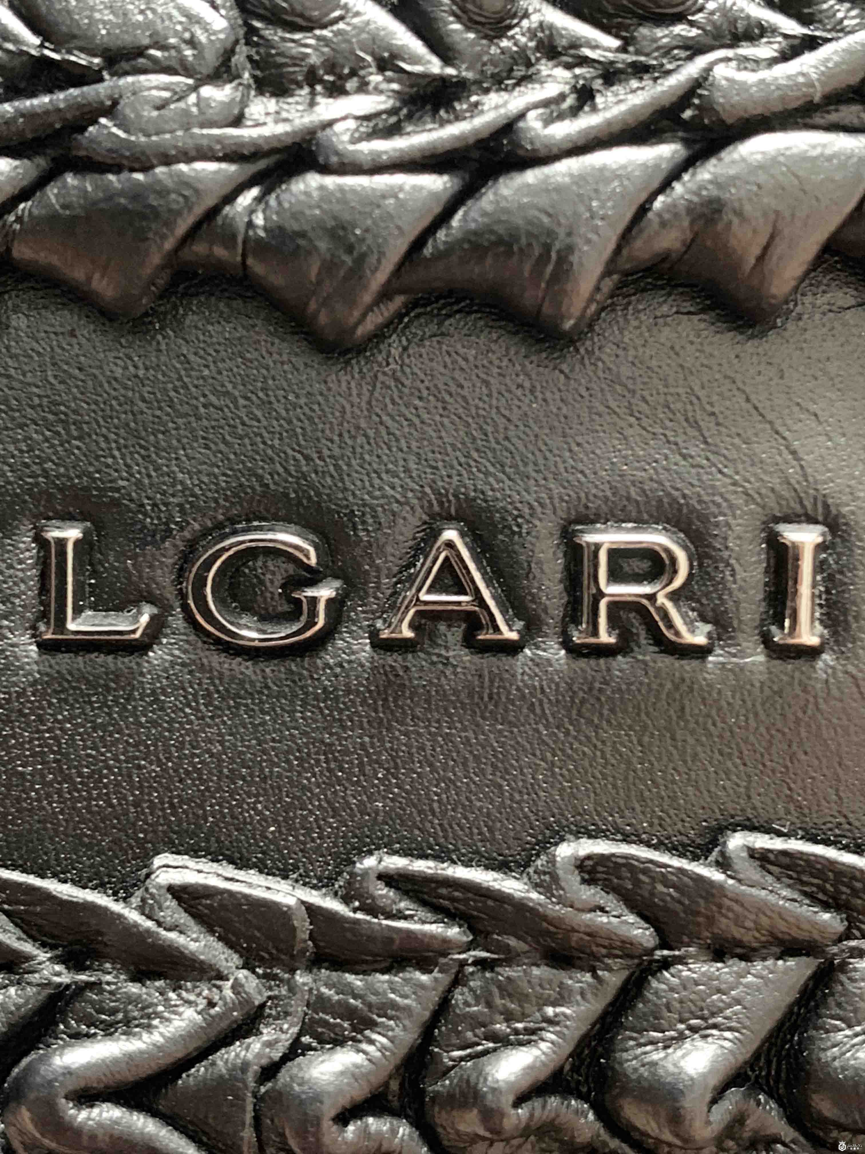 打&ldquo;蛇&rdquo;打七寸：宝格丽蛇头包真假鉴别