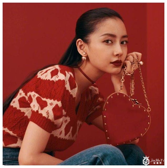 Angelababy代言奢侈品迪奥大片一出，网友：丑黑没气质