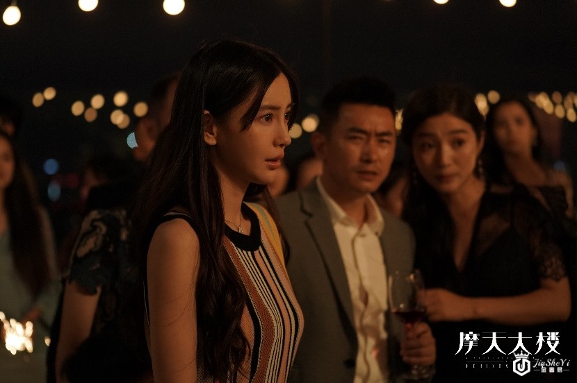 Angelababy佩戴Boucheron宝诗龙珠宝出演热播网剧《摩天大楼》