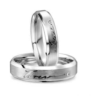 李易峰为植物修剪造型以搭配光影密语表白钻戒赋予爱的意义