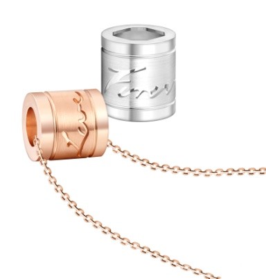 六福珠宝Love Forever爱恒久系列18K金情侣挂坠礼盒套装