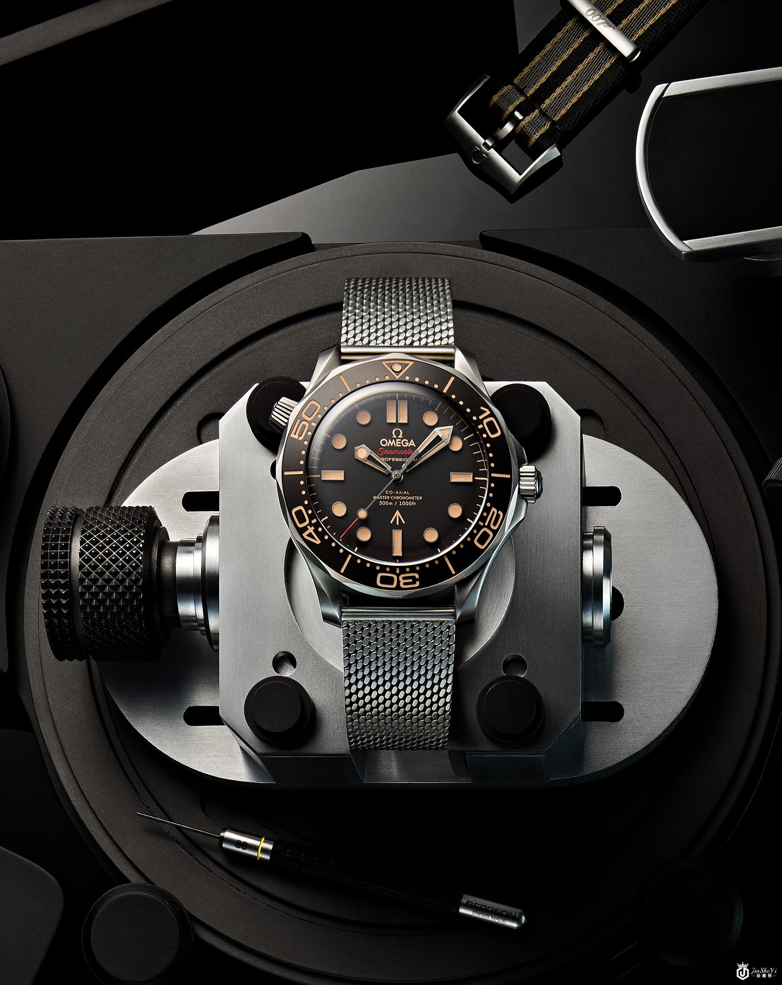 欧米茄发布全新海马系列300米潜水表007版