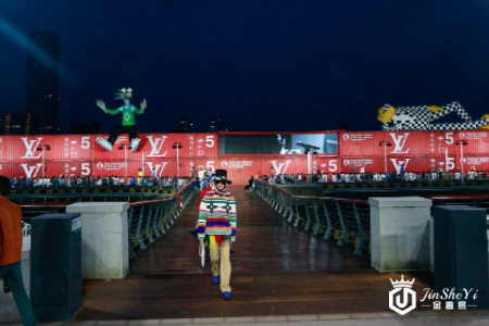 lv、dior和chanel等奢侈品牌有可能在法国举办线下秀