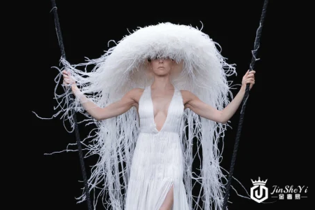 奢侈品牌华伦天奴继续其行政人员重组