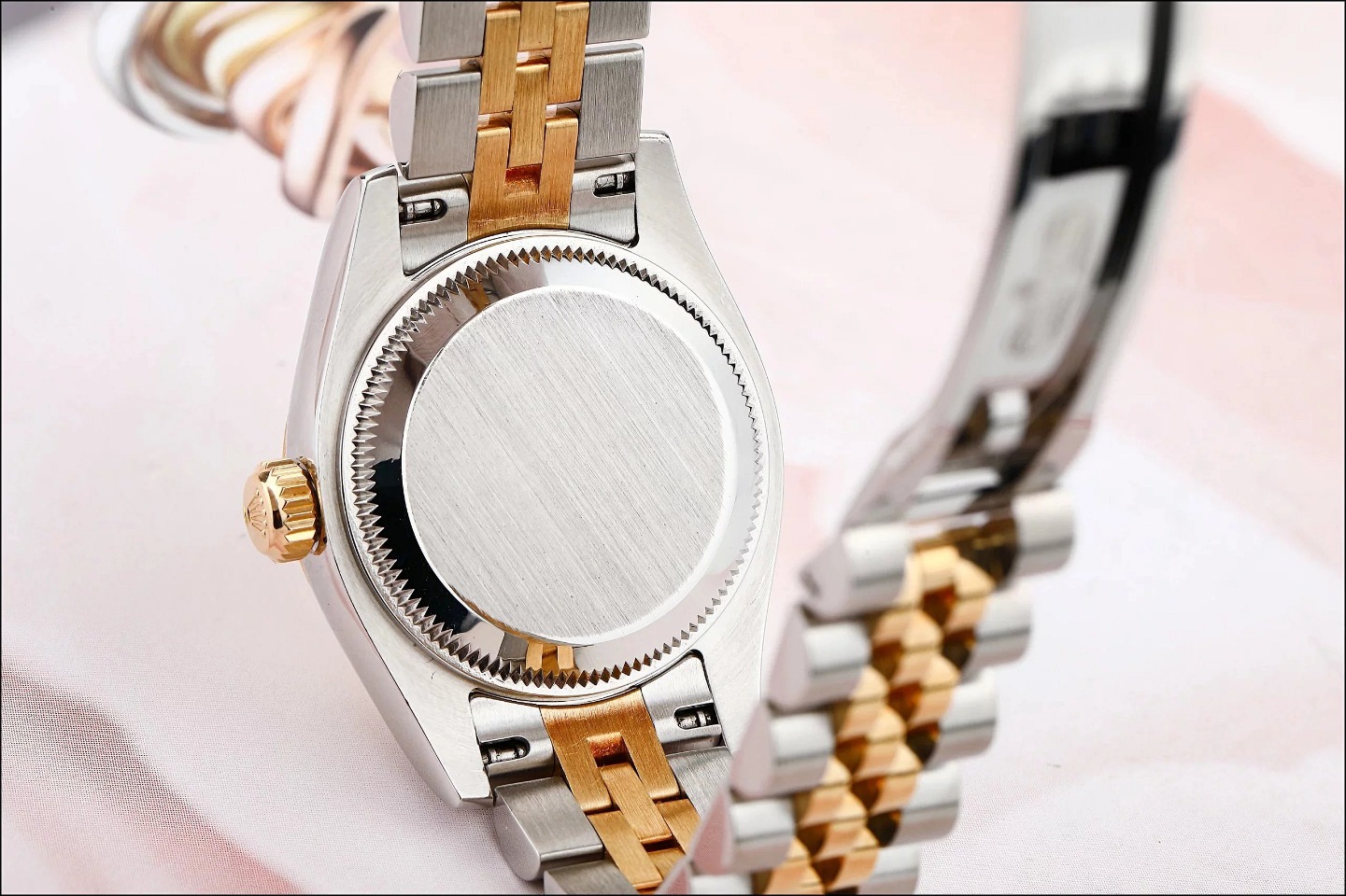 阿克苏劳力士绿水鬼回收手表值多少钱?图3