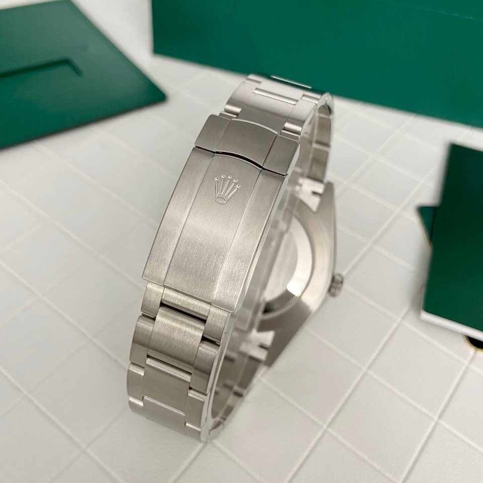 重庆劳力士潜航者手表回收市场能卖多少钱？图2