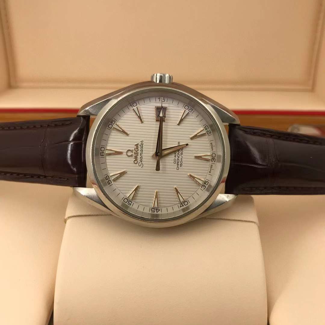 白山碟飞系列手表回收价格大概是多少?图2