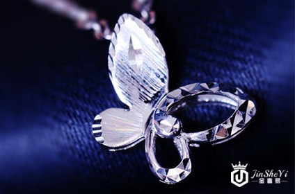 铂金首饰跟黄金首饰回收价格一样吗