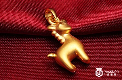 黄金不能和什么饰品放一起