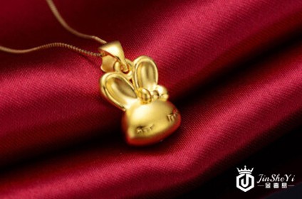 一克黄金回收多少钱跟市场行情有很大的关系