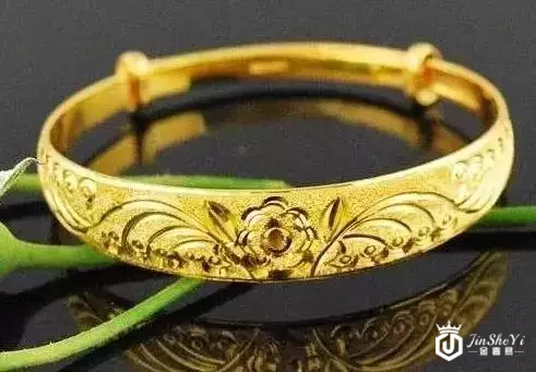 40克金手镯多少钱,回收有多少价值