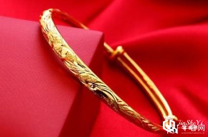 黄金回收金手镯圆的好还是扁的好