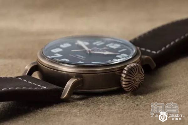 真力时青铜大飞手表侧面图