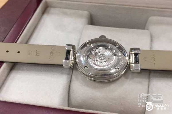 夏天过去了，哪个品牌的腕表更搭浓浓秋意?