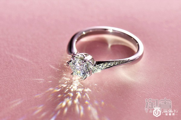 钻石小鸟享悦钻戒