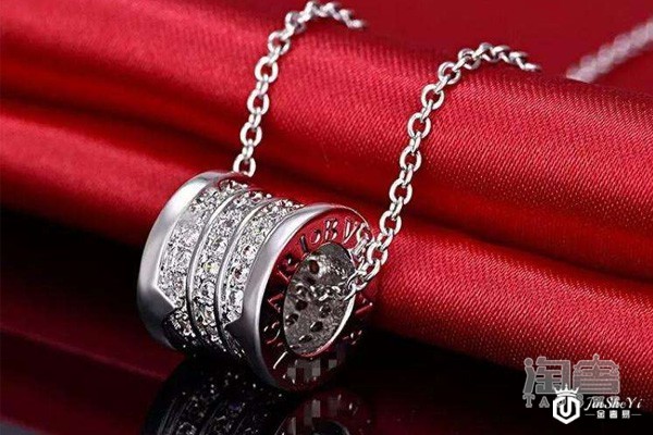 宝诗龙满钻项链 宝诗龙满钻项链