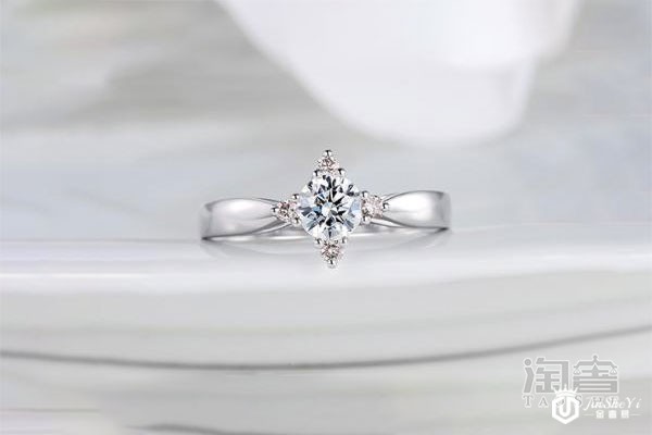 自己在家怎么清洗钻戒 这个方法方便又快捷 自己在家怎么清洗钻戒 这个方法方便又快捷