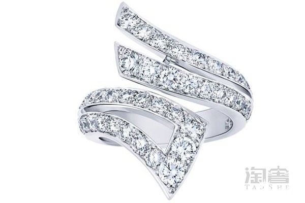 戴比尔斯这款钻石戒指,美得让人心醉 戴比尔斯这款钻石戒指,美得让人心醉