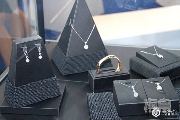 裸钻和钻石首饰哪个在市面上更有价值