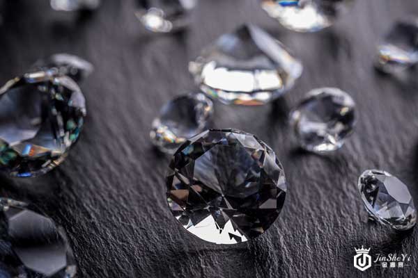 探寻南京钻石价格评估