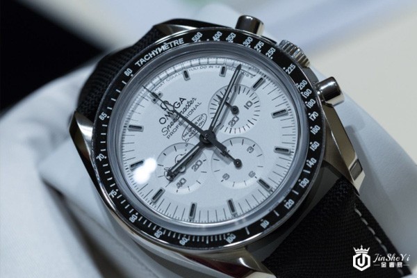 全新的欧米茄手表回收价格一般在几折