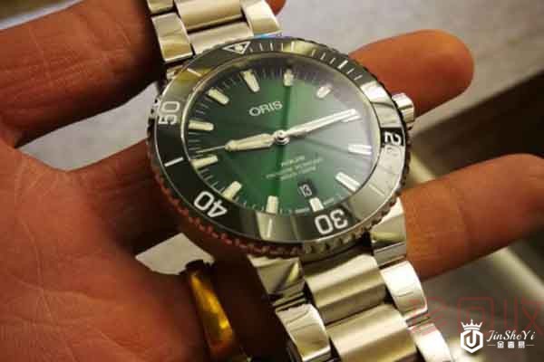 哪里有回收手表的地方 典当行可行吗