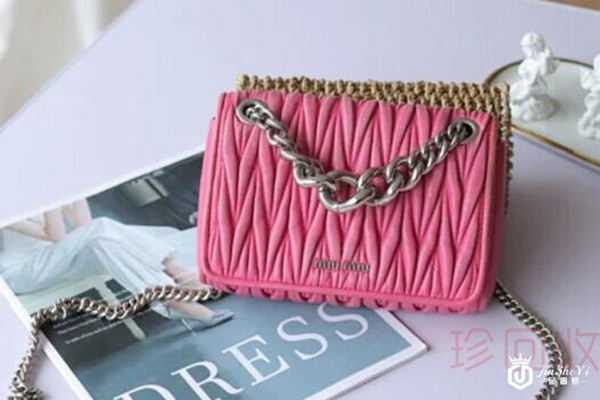 回收miumiu女包价格会超原价吗