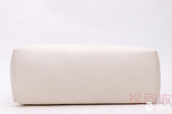 Celine米白色帆布单肩包底部实拍 Celine米白色帆布单肩包底部实拍